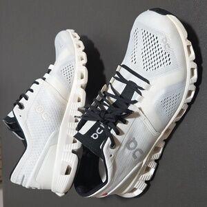 On Cloud X Running Shoes